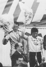 Au Grand Prix de France 1973, Agostini est premier sur 500cc devant Christian Bourgeois.
