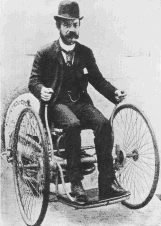 1887: premier tricycle à moteur deux temps d'Edward Butler.