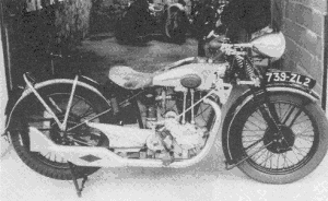 La 350 culbutée modèle CM2 de 1933. (Collection Serpeau Limoges)