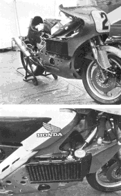 Quelques-unes des rares photos de la 500 Honda et de son moteur alors que les mécaniciens travaillent dessus. Un quatre cylindres en V d'une architecture relativement classique mais avec des détails intérieurs inhabituels. Quant à la partie-cycle, un cadre mono-poutre cantilever et un système anti-plongée sur la fourche avant...