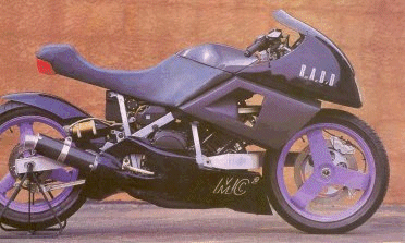 Le design de cette moto confié à un bureau de style de Los Angeles parait encore futuriste aujoud'hui.
