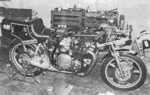 Christopher Waterman, le sympathique concessionnaire Kawasaki de Cherbourg a préparé deux machines pour ce Bol.