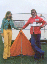 Jarno et Soëli, le couple parfait. Gentillesse et modestie. La popularité de Jarno, le tombeur d'Agostini en 500 cm3, était immense. En souvenir de lui, un certain Mr Trulli baptisera son fils Jarno.